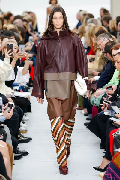 Look 35